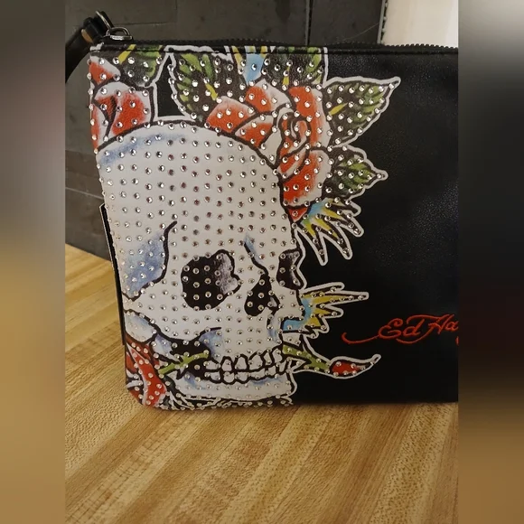 Sold Do Not Buy ED Hardy NWT Large Black & Rhinestoned Skull Wristlet - Picture 4 of 10